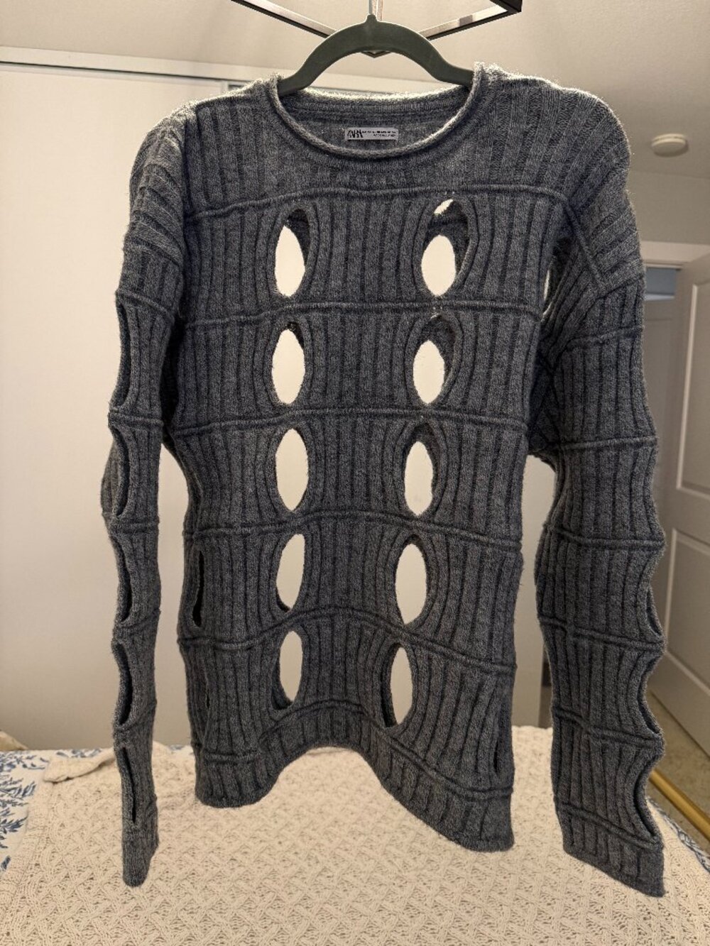 ZARA Men’s Charcoal Gray Cutout Openwork Sweater L/XL Unisex NWOT